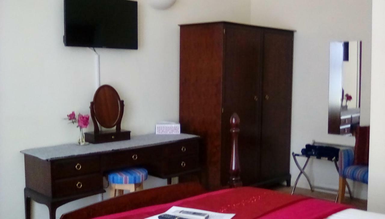 Oaklands House - Adults Only Hotel Brading Kültér fotó