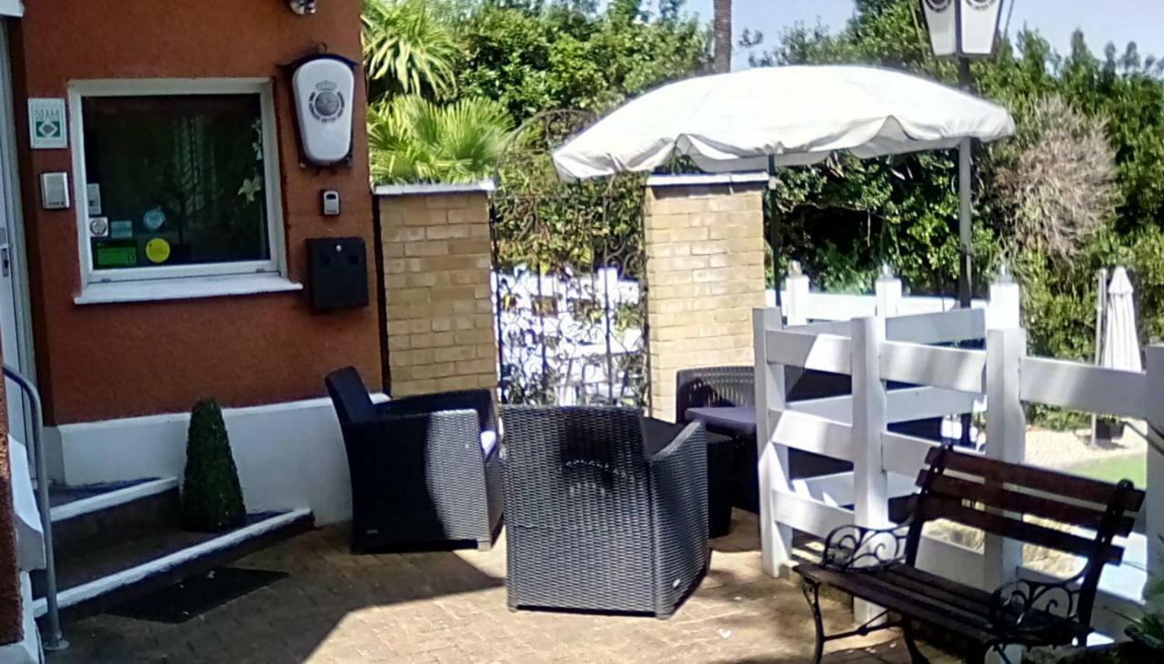 Oaklands House - Adults Only Hotel Brading Kültér fotó